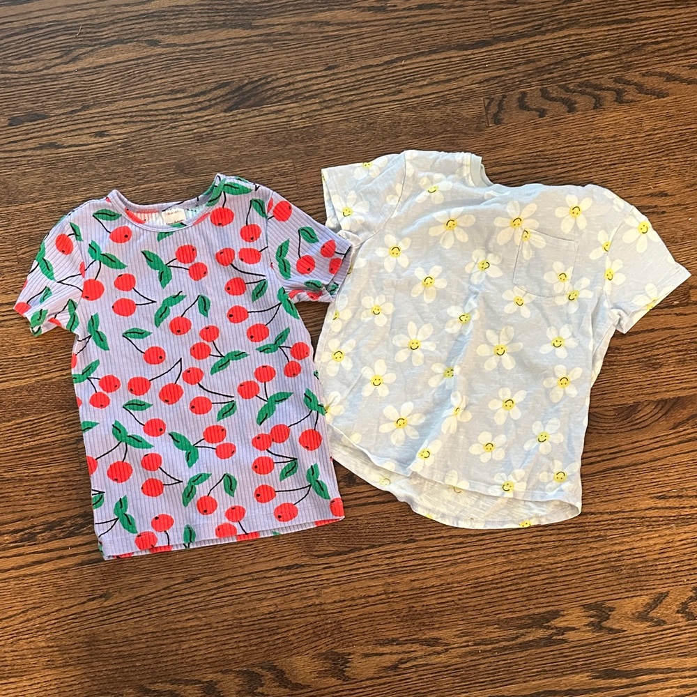 EUC Hanna Andersson tee shirts Cherry and Daisy Print size 8